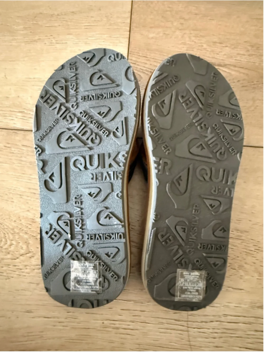 Boys Quiksilver Flip Flops Sandals Size 1 Brown